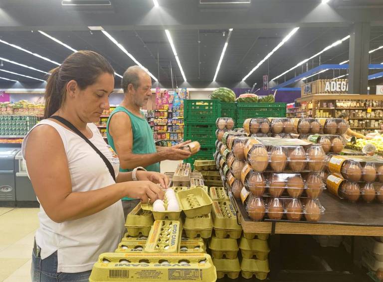 Brasileiros relatam menor renda e insegurança alimentar após pandemia