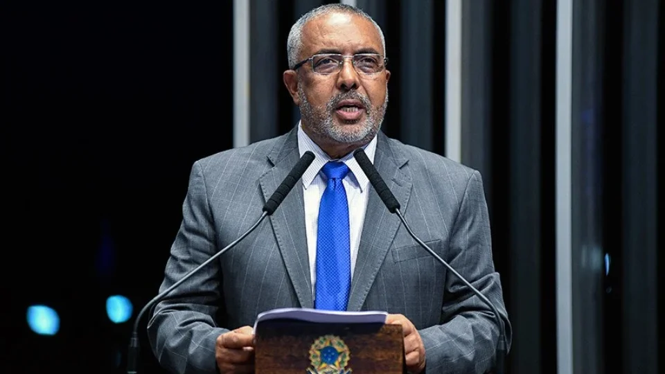  'Pejotização é fraude e mutila a Constituição', afirma senador Paulo Paim