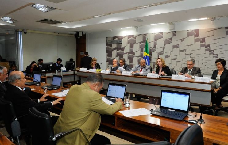 CPI: economistas negam déficit e criticam proposta de reforma da Previdência