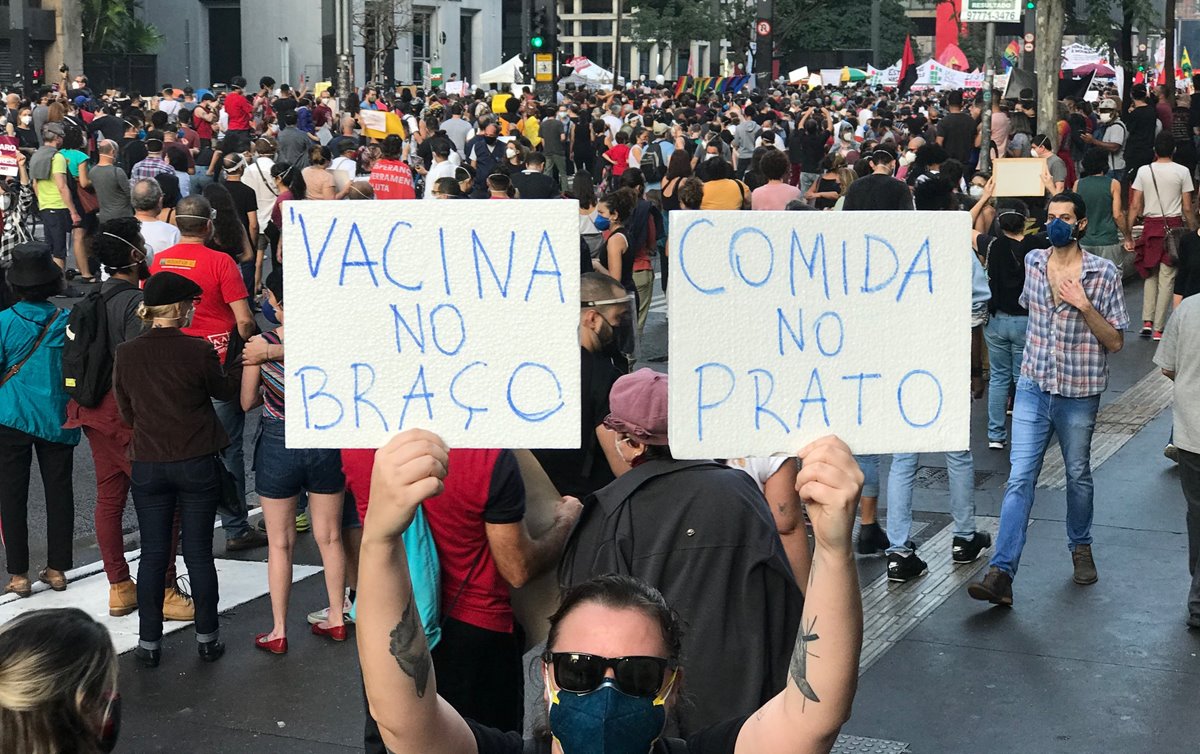 Com mortes 'evitáveis', insatisfação contra Bolsonaro aumenta