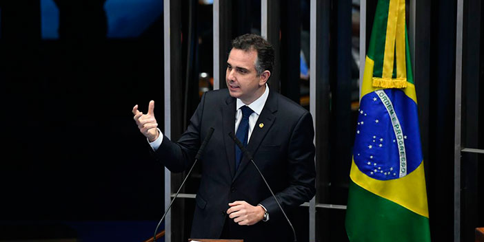 Presidente do Senado acata propostas das centrais sindicais para debater problemas nacionais