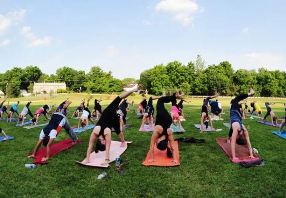 Yoga pode ajudar a prevenir problemas do envelhecimento