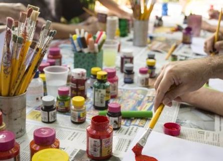 Arteterapia ajuda a tratar transtornos mentais por meio da reintegração social