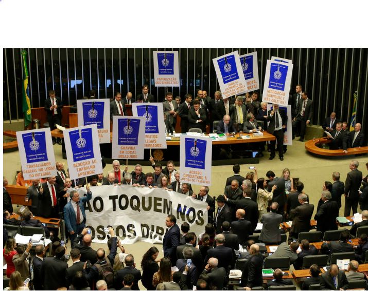 Governo tenta avançar com reforma trabalhista no Senado