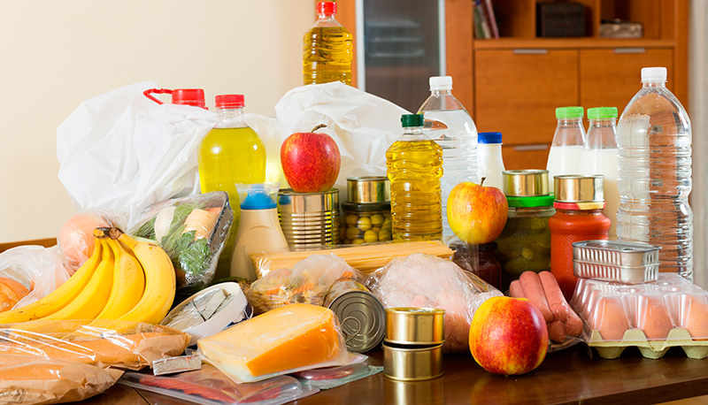 Queda nos alimentos derruba inflação de fevereiro à menor taxa desde 2000