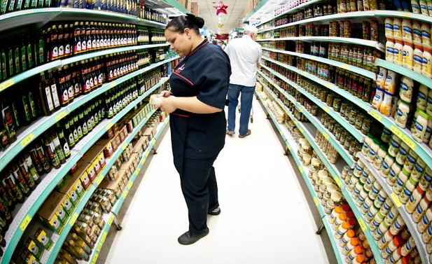 Com crise econômica, consumo consciente regride no Brasil