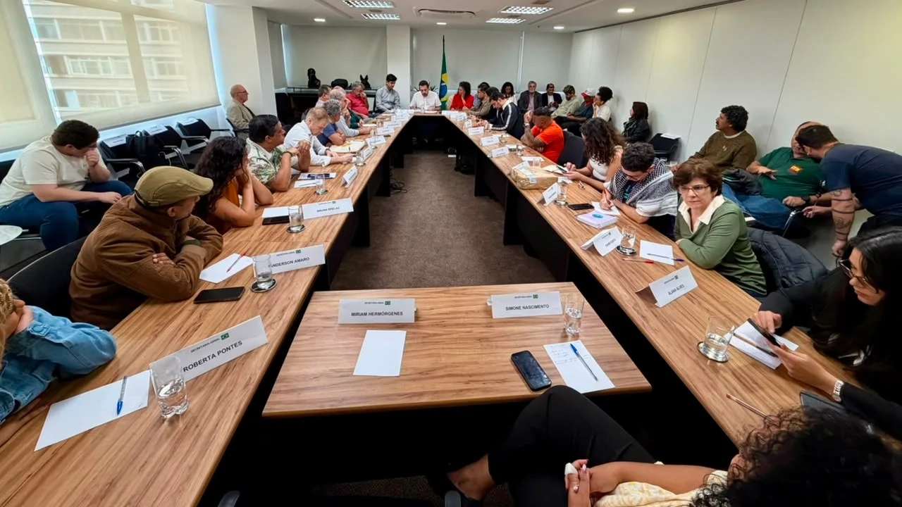 Boulos e centrais debatem redução da jornada de trabalho