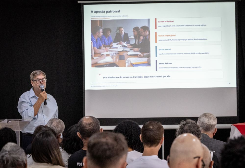 Encontro Estadual da Saúde prepara dirigentes para a luta em defesa da jornada especial, da negociação coletiva e lança a Carta de São Paulo