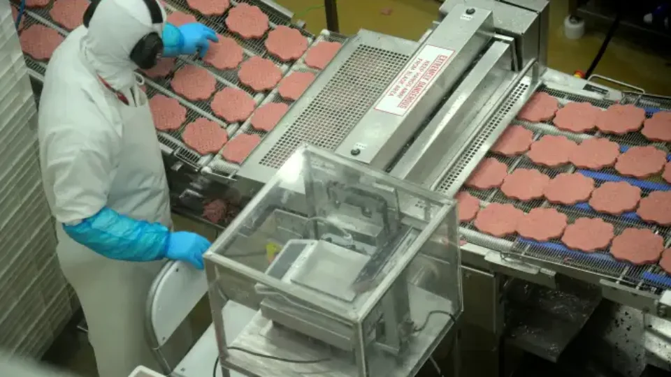 Indústria de ultraprocessados tenta impedir combate à obesidade, diz OMS