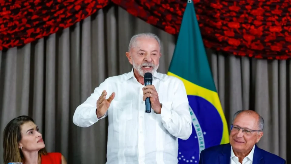 Veja o que Lula pode mudar nas leis trabalhistas em seu quarto governo