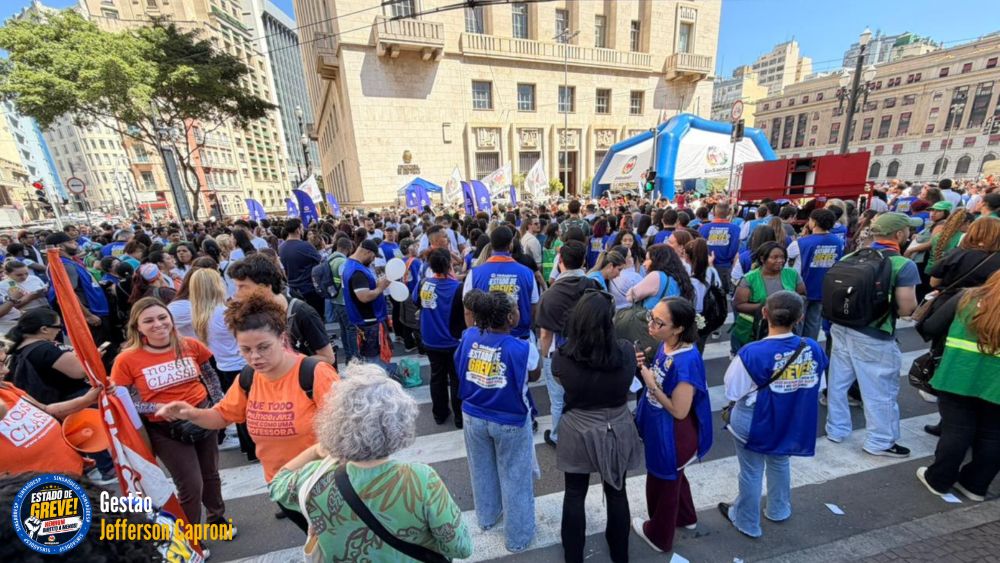 SinsaúdeSP reúne mais de 8 mil em frente à Prefeitura de São Paulo para exigir aumento