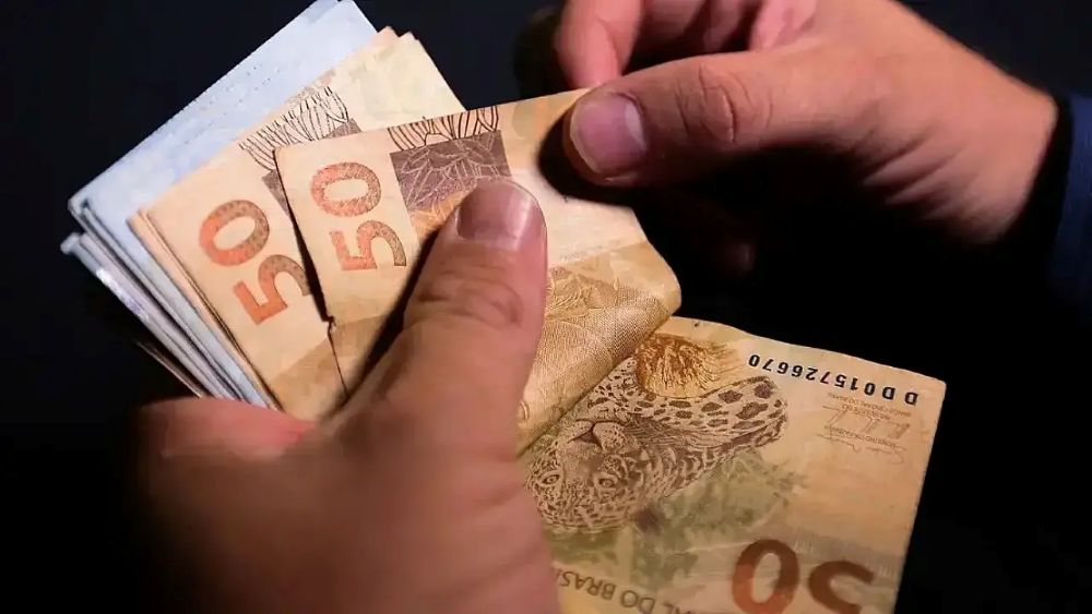 Salário mínimo de 2027 traz ganho real para trabalhadores e aposentados