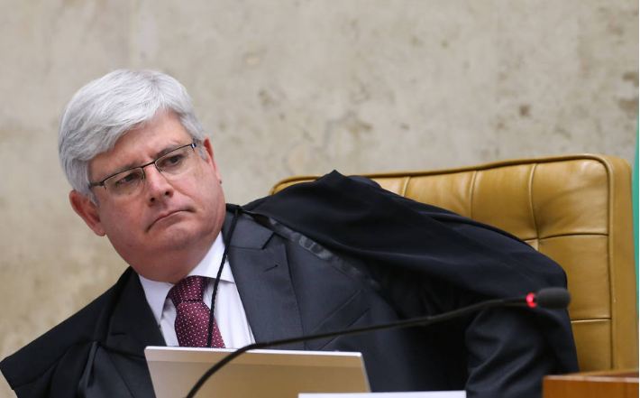 Janot pede para suspender lei da terceirização