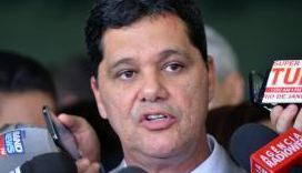 Crise impede votação de reformas da Previdência e trabalhista, dizem relatores