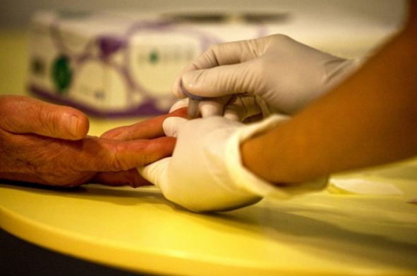 Campanha realiza teste gratuito de hepatite C em todo o Brasil