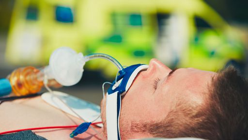 Covid-19: Estoques de kit intubação estão em níveis críticos, alerta médica