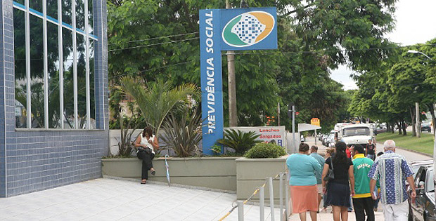 INSS gastou R$ 1,1 bilhão em aposentadoria e pensão a mortos