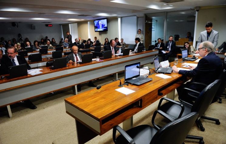 Reforma trabalhista já recebeu dez emendas na CAE