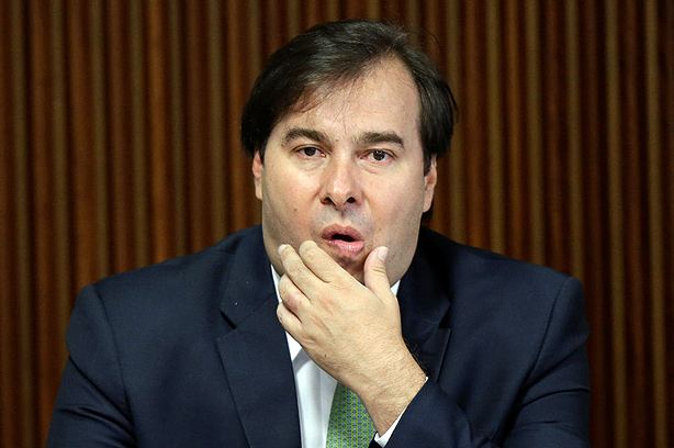 Oposição abandona plenário, e governistas conseguem aprovar 6 MPs