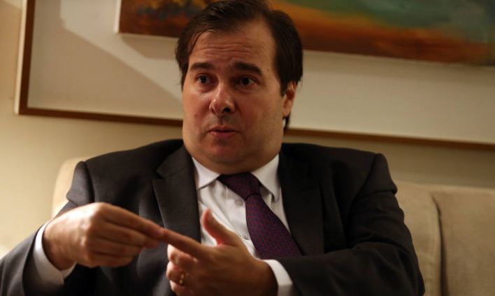 'Única alternativa é aumento de imposto', diz Maia