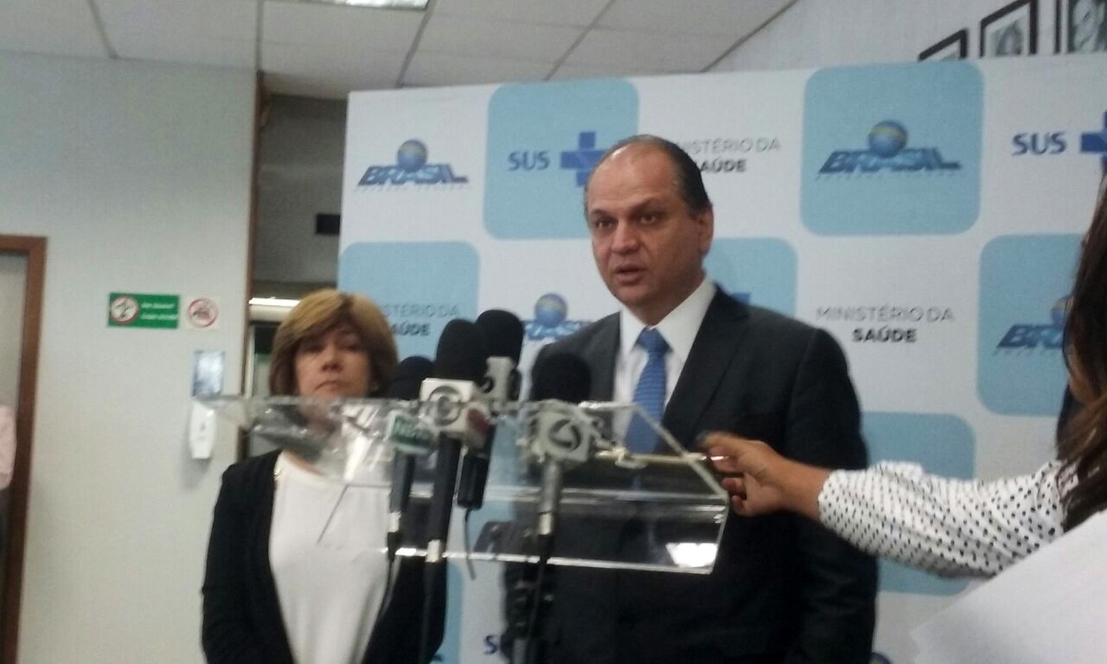 Mais da metade das crianças e dos adolescentes estão com carteira de vacinação desatualizada, diz governo