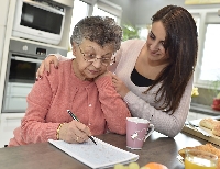 Doença de Alzheimer afeta mais mulheres do que homens