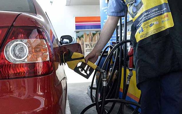 Governo dobra tributo e preço da gasolina pode aumentar em R$ 0,41