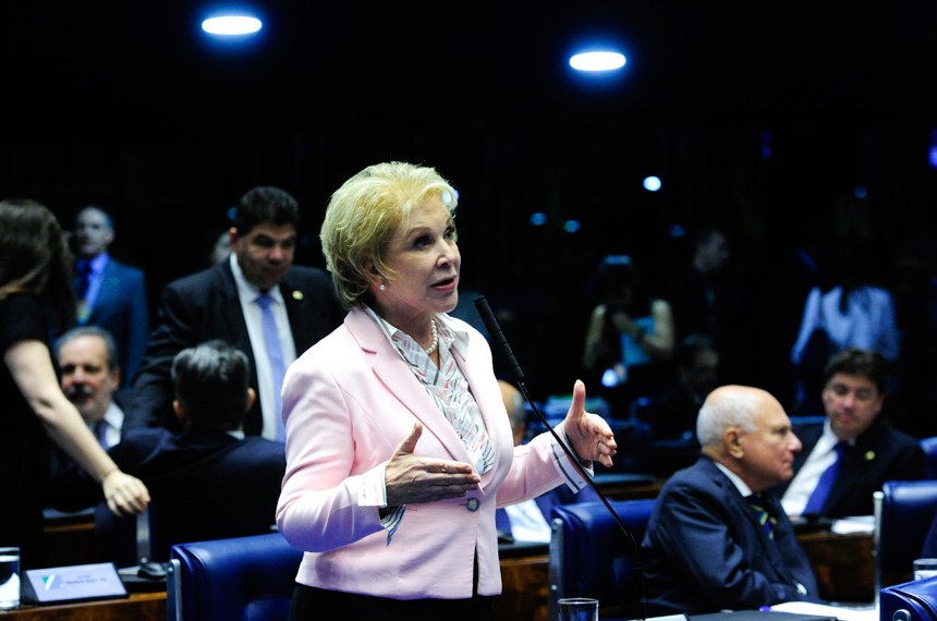 Plenário aprova direito à simetrização das mamas após reconstrução