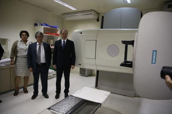 Brasil deve produzir equipamentos de radioterapia a partir de 2018, diz ministro